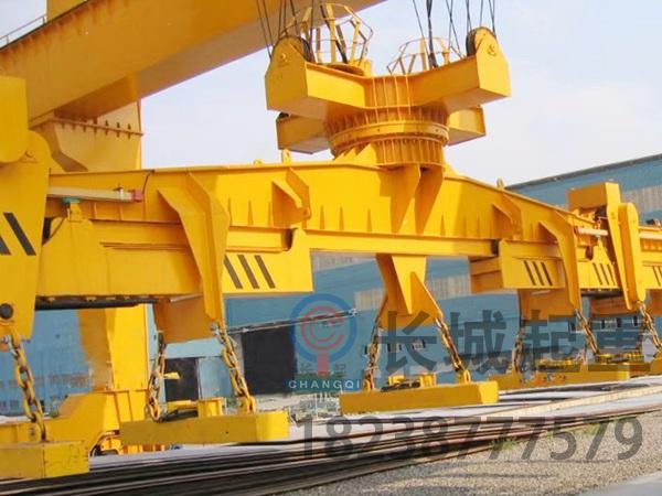 雙梁橋式起重機(jī)的運(yùn)行機(jī)構(gòu)特點(diǎn) 橋式天車銷售